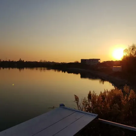 Villa Elite , On The Shores Of The Herastrau Lake *