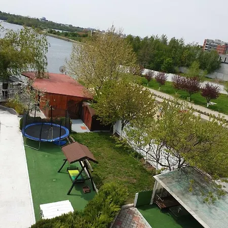 Elite , On The Shores Of The Herastrau Lake Villa *