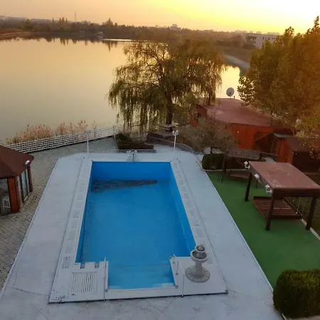 Elite , On The Shores Of The Herastrau Lake Villa